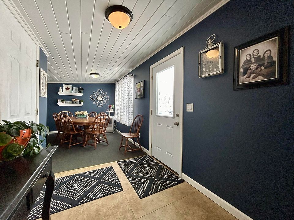 124 Smith St, Dannemora, NY 12929 Zillow