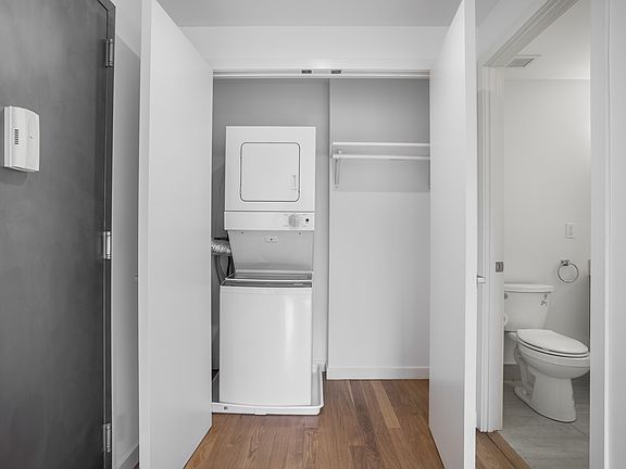 3rd image of 301 E 10th St APT 1C