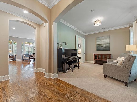 3rd image of 4300 Clifton Ln