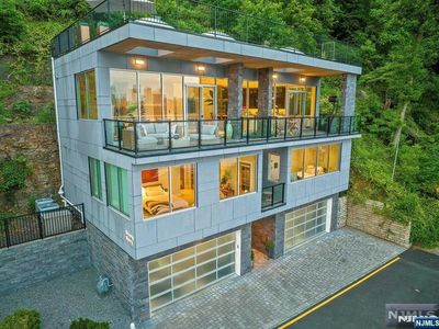 34 Shore Rd #34S, Edgewater, NJ, 07020