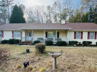 307 Rainbow Cir, Cleveland, GA 30528
