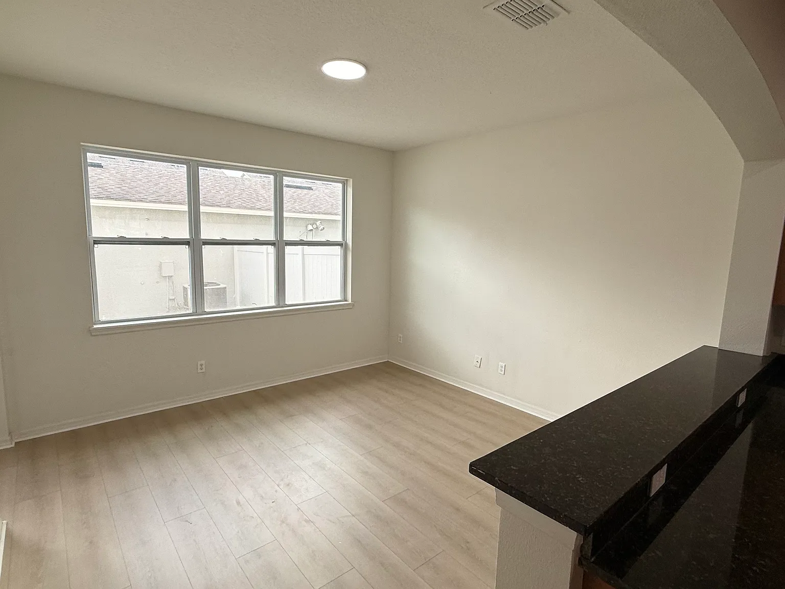 3 bed, 2.5 bath, 1480 sqft, $2,590 — Photo 2