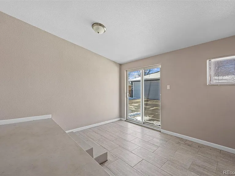 565 Winona Ct — Photo 30
