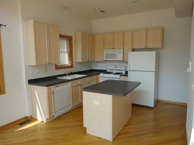1st image of 2714 N Wayne Ave #3J