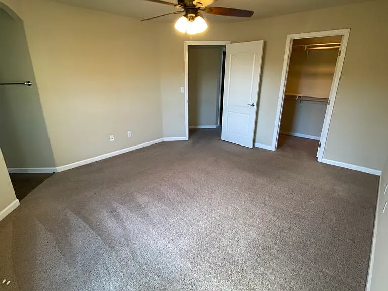586 River Oaks Dr — Photo 6