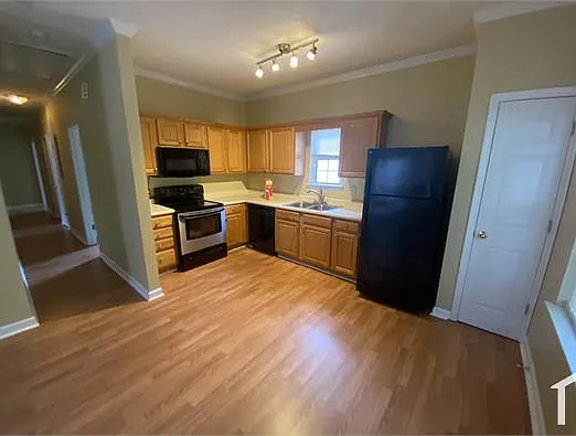 1046 White Oak Ave SW #A — Photo 10
