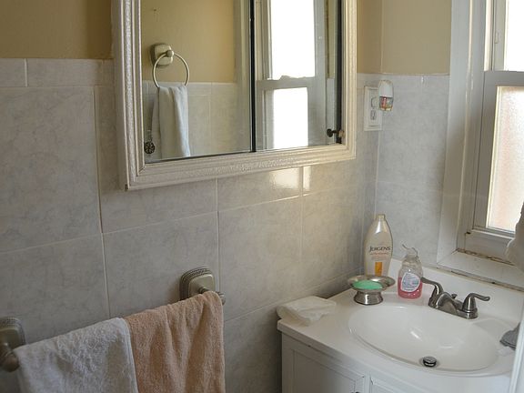 5th image of 3703 E Tremont Ave #2