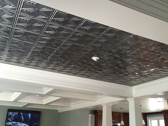 Tin celiling entry way