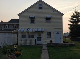 870 3rd St #1R, Whitehall, PA 18052