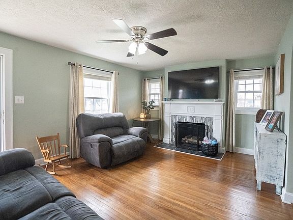5th image of 1125 Hickman Ave