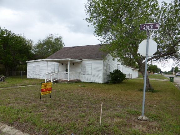 3rd image of 111 E 6th St
