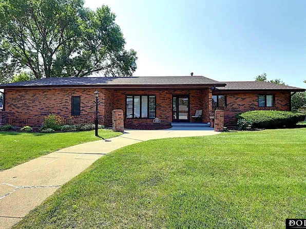 2029 Gaeth Ave, Fremont, NE 68025