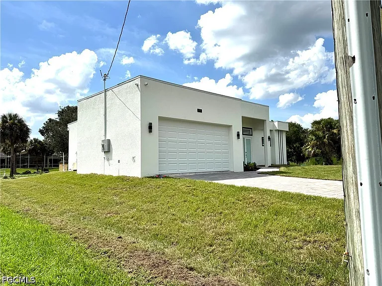 515 Broadway Ave — Photo 3