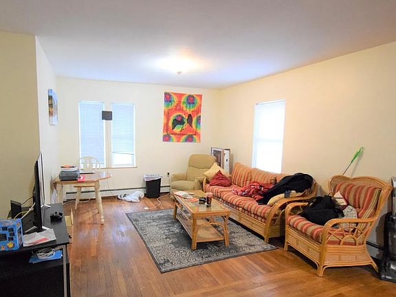 3rd image of 551 Washington St APT 2
