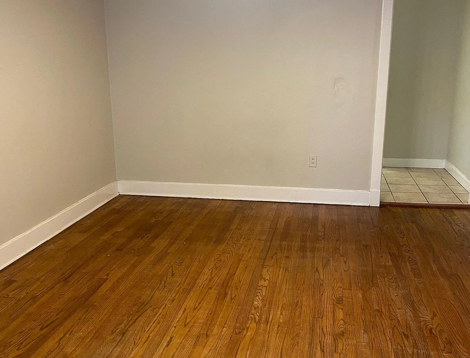 2 bed, 950 sqft, $900 — Photo 2