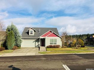1463 Ryan Dr, Silverton, OR 97381