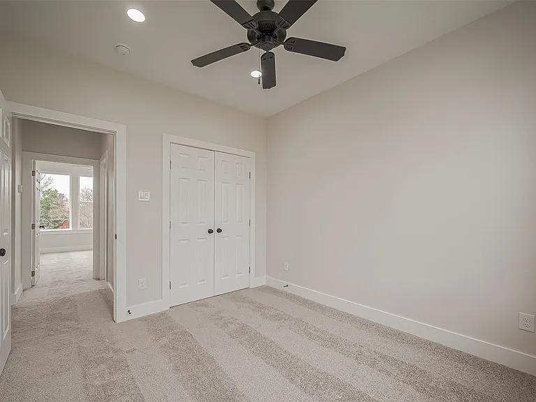 918 Saint Clair St #B — Photo 22