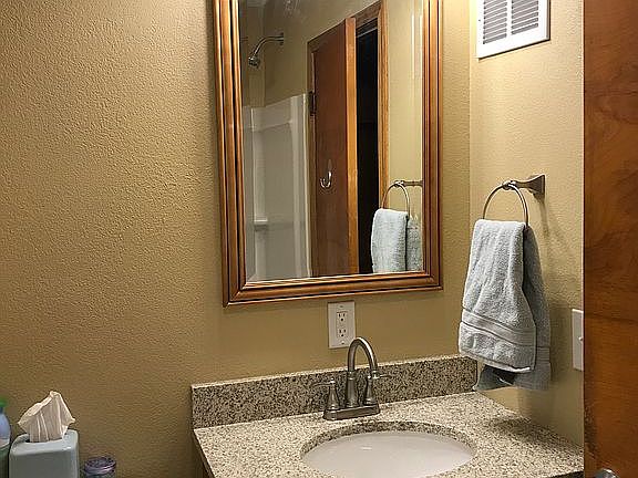 5th image of 3532 Virginia St