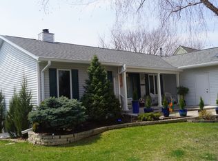 2202 Yorkshire Dr, Cedar Falls, IA 50613