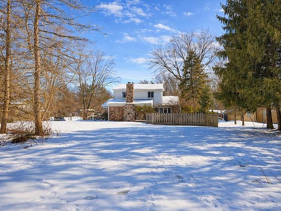 3rd image of 3285 Spring Meadow Dr