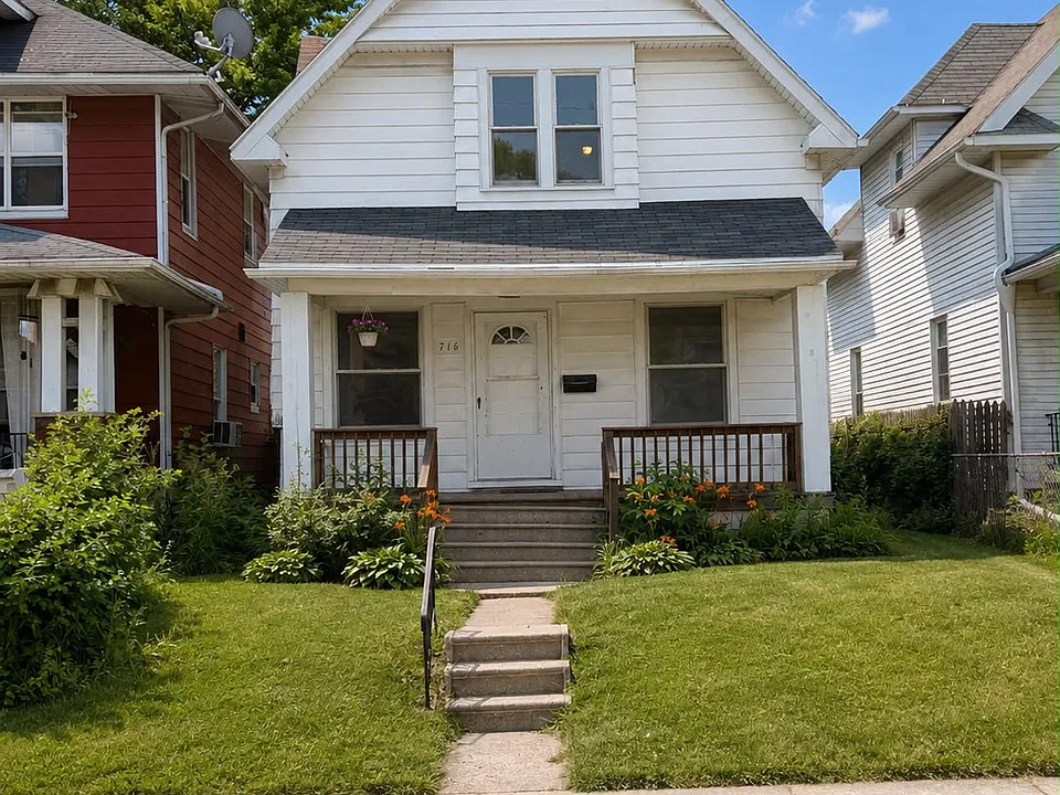 716 Clark St