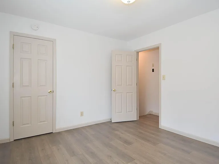 4444 Lindell Blvd #7 — Photo 21
