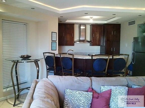 4th image of 109 W Tarpon St #106