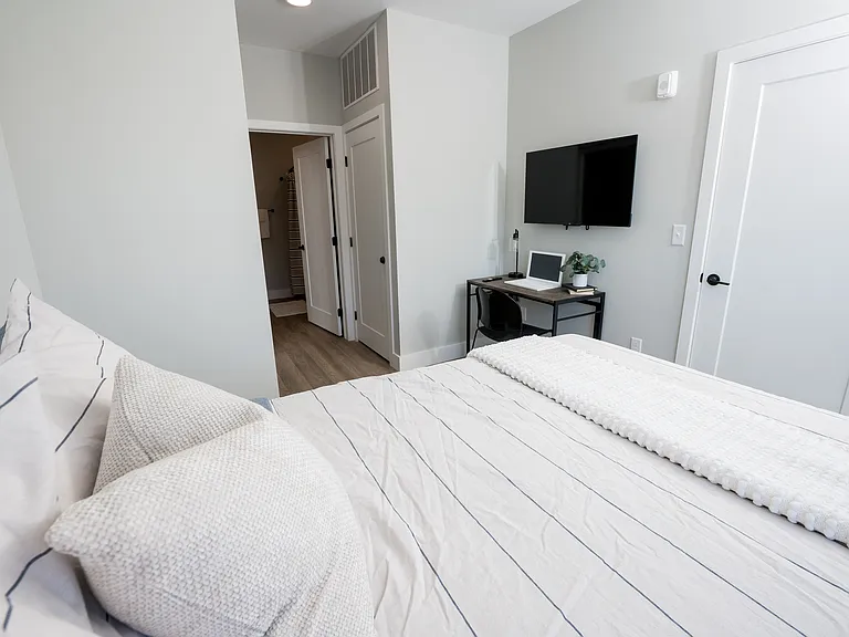 60 E Green St #212 — Photo 13