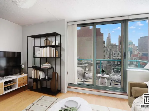60 Henry Street 9D image 2 of 10