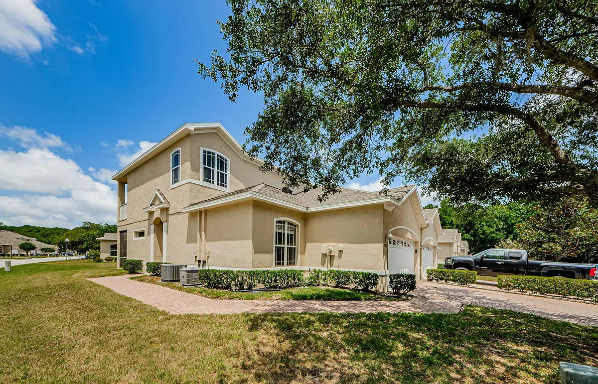 Building Photo - 2527 Stanhope Dr
