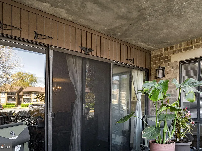 517 Florida Ave #T4 — Photo 34