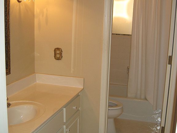 3rd image of 5204 Heatherway Dr