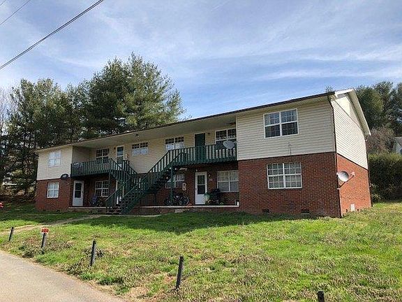 3rd image of 142 Spears Ave