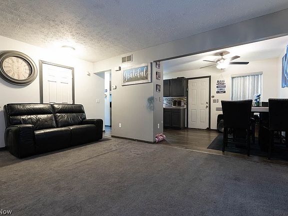 2nd image of 1645 Carlyon Rd