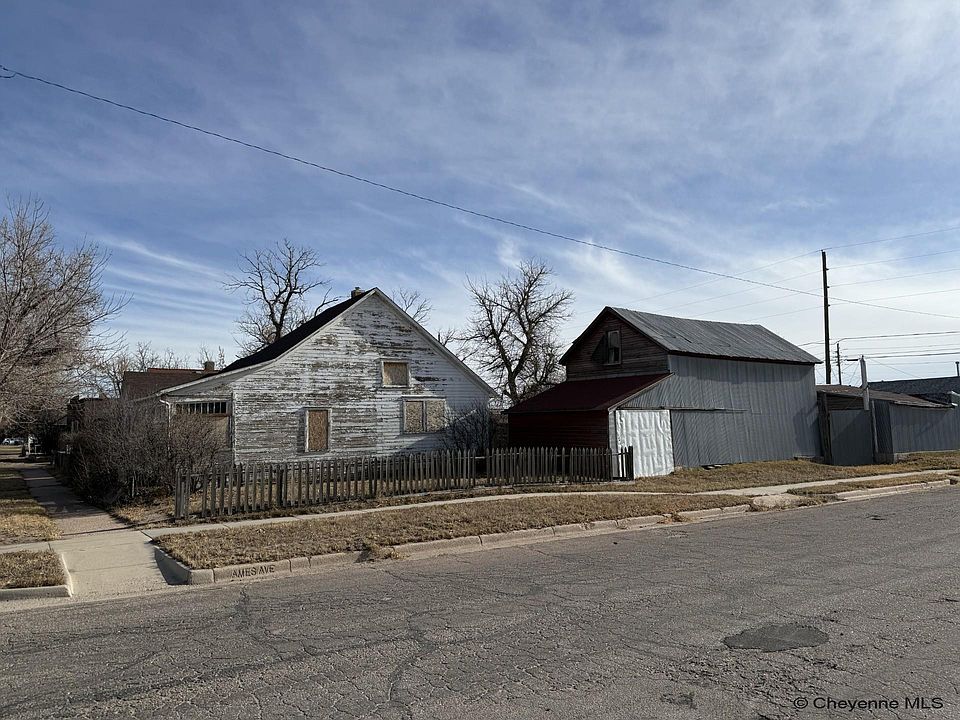 2nd image of 1019 W 21st St