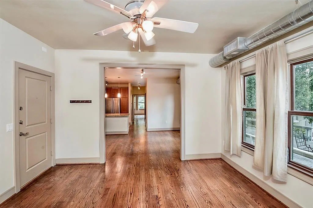 1 bed, 1.0 bath, 925 sqft, $1,850 — Photo 4