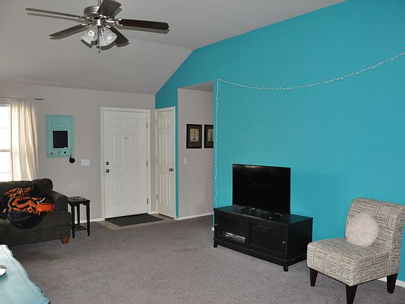 3rd image of 4301 Aggie Dr