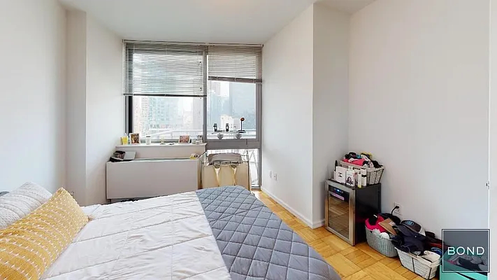 Rented by Bond New York | media 4