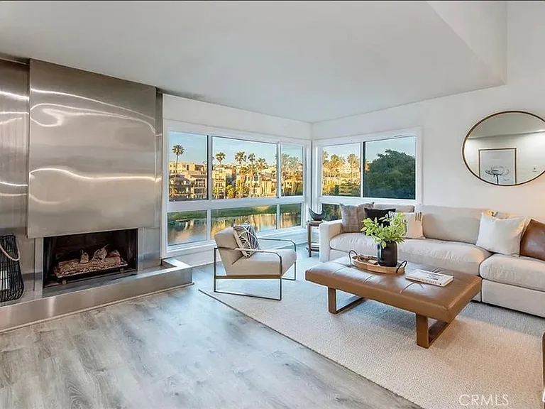 6400 Pacific Ave #311 — Photo 3