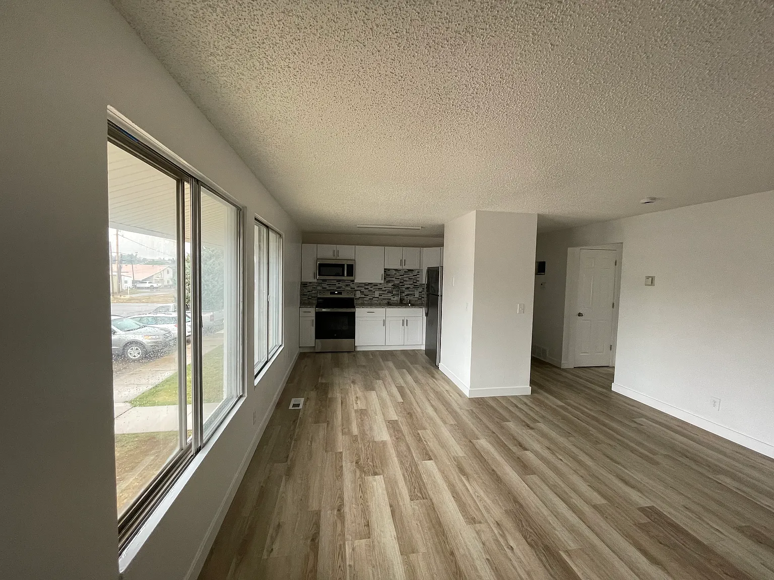 2 bed, $1,095 — Photo 2