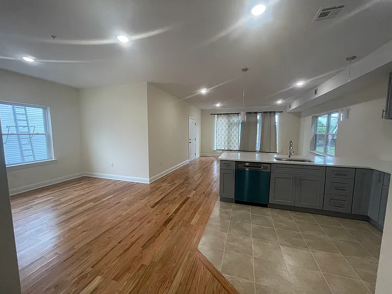 491-493 S 10th St #2 — Photo 5