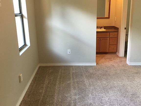 5th image of 1420 Highland Dr