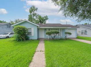 2315 Butler Dr, Orange, TX 77630