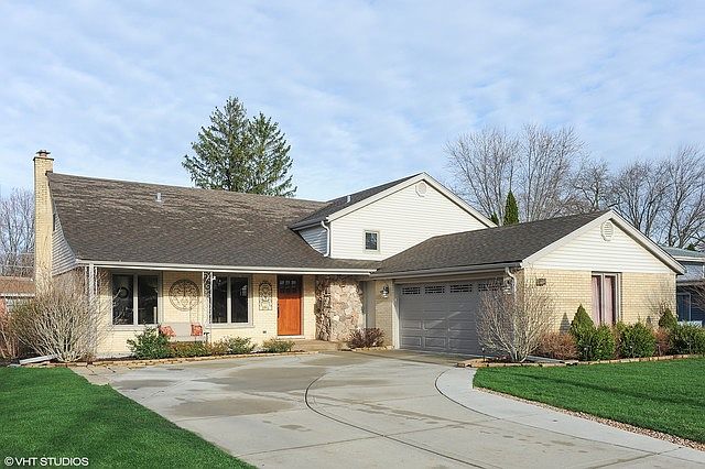 1st image of 1324 N Dunton Ave