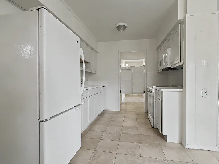 807 Edgefield Dr — Photo 7