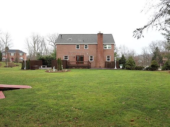 2nd image of 6996 Berkshire Dr