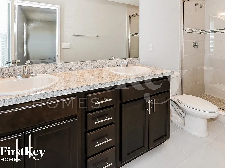 11337 Margarets Landing Pl — Photo 10
