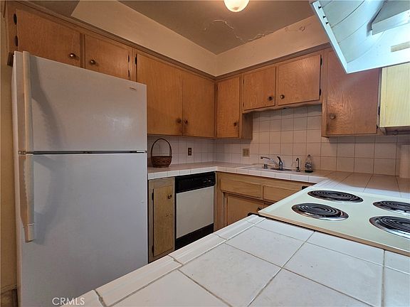 4th image of 913 Victor Ave APT 5