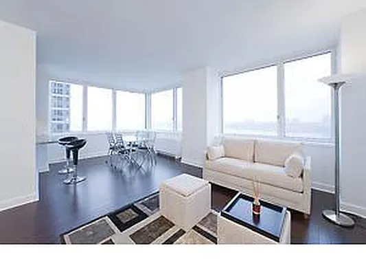 Sold by Nest Seekers International | media 11
