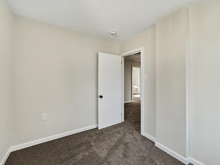 6 N Brighton Ave — Photo 22